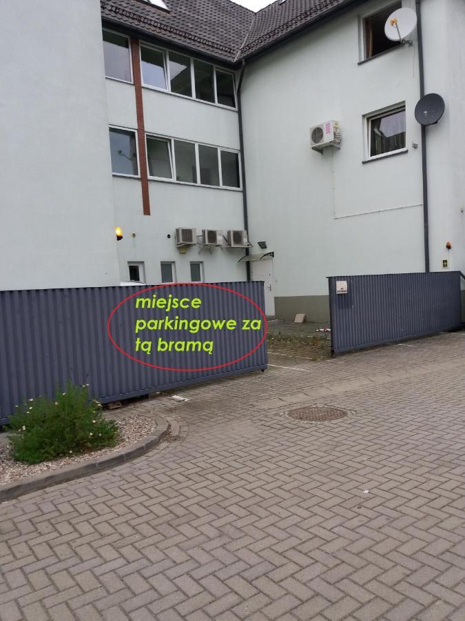 Apartament Przy Deptaku Z Miejscem Parkingowym Polanica-Zdrój Esterno foto