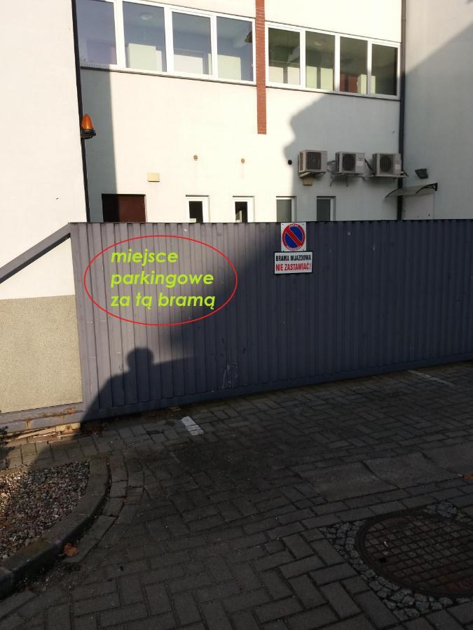 Apartament Przy Deptaku Z Miejscem Parkingowym Polanica-Zdrój Esterno foto